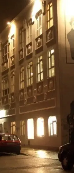 Studio Kino bei Nacht